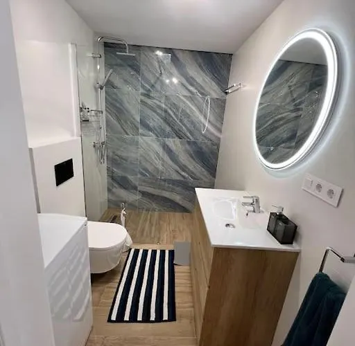 Jane Malibu Park Адехе