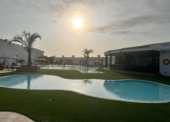 Jane Malibu Park Адехе